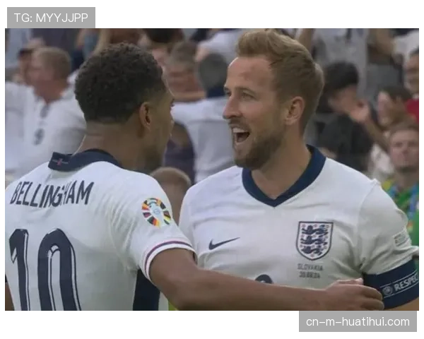 英格兰萨卡内切与福登穿插,考验对手肋部防守协同与位置感 英格兰萨卡内切与福登穿插,考验对手肋部防守协同与位置感