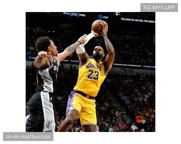 深圳史密斯45分三双扛起球队 新援主导14连胜关键战